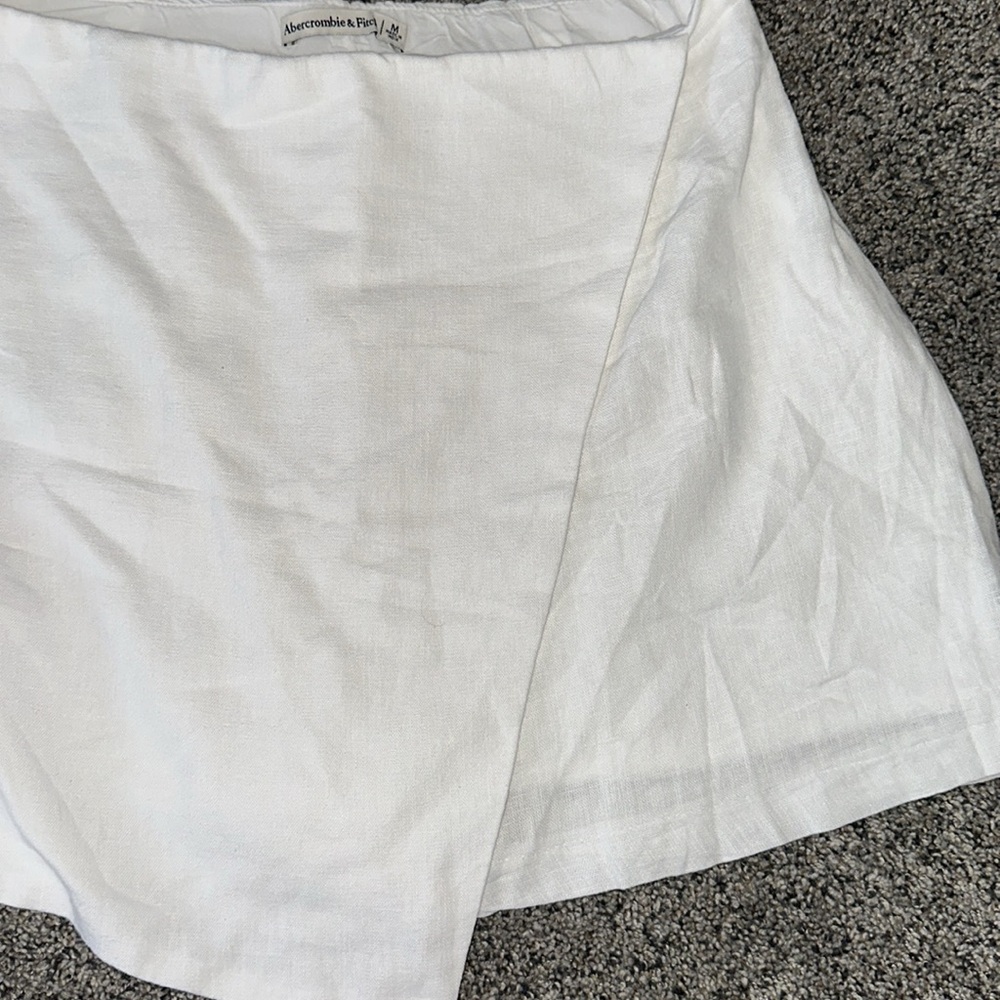 Abercrombie and fitch white skort - Picture 3 of 6